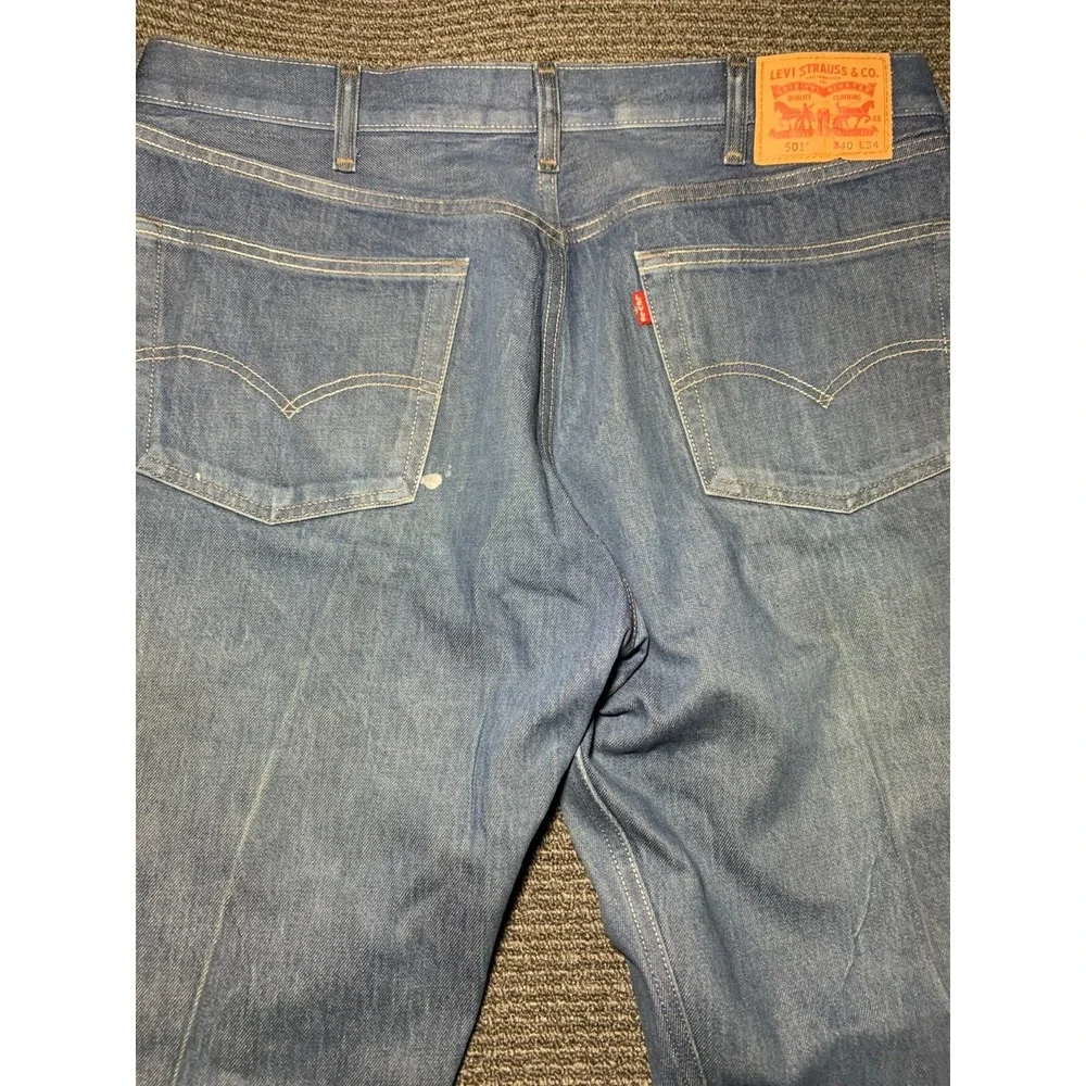 Levi Strauss 501 Men's Light Wash Button Fly Jeans W40x34